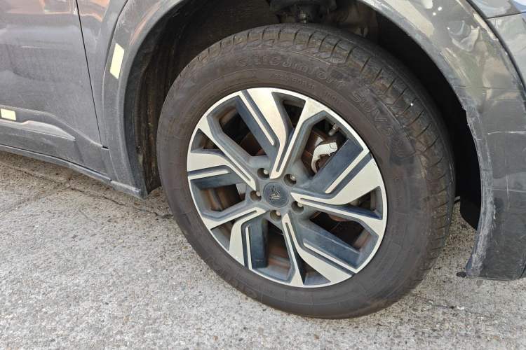 Used NETA U 2022 NETA U-Ⅱ 400 Lite Ternary Lithium Right Front Wheel Hub