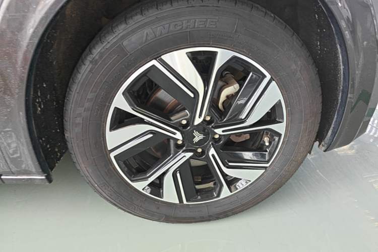 Used NETA U 2022 Neta U-Ⅱ 400 Lithium Iron Phosphate Right Front Wheel Hub