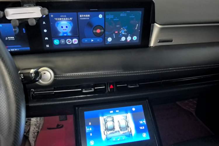 Used NETA U 2022 Updated Pro 400 Comfortable Ride for Online Booking Lithium Iron Phosphate Audio And AC Panel