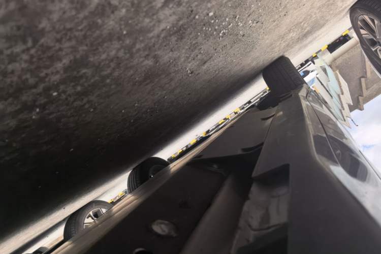 Used NETA U 2022 Zhi400 Pro Ternary Lithium Chassis Rear Left