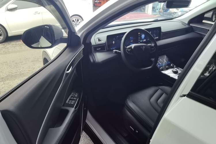 Used NETA U 2022 Changan CS55 Pro Tri-Cell Lithium Driver Seat