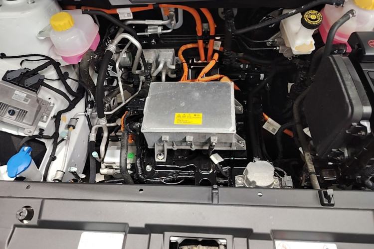 Used NETA U 2022 Zhi400 Pro Lithium Iron Phosphate Engine Bay