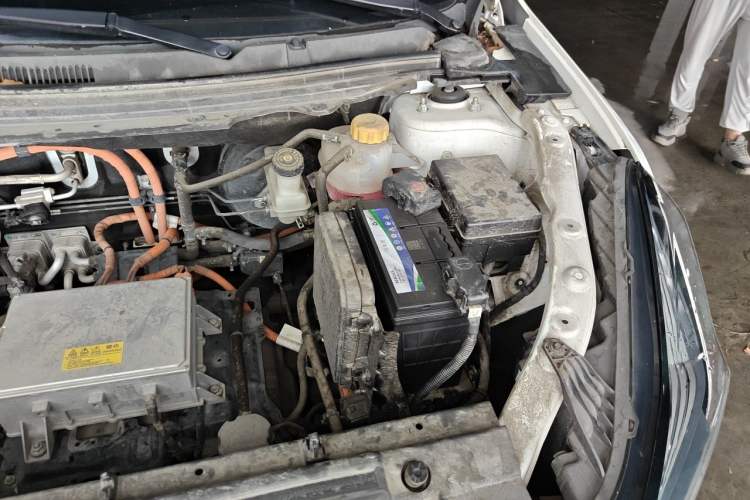 Used NETA U 2022 Zhi400 Pro Ternary Lithium Engine Bay Left
