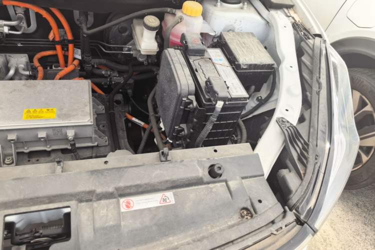 Used NETA U 2022 Zhi400 Pro Ternary Lithium Engine Bay Left