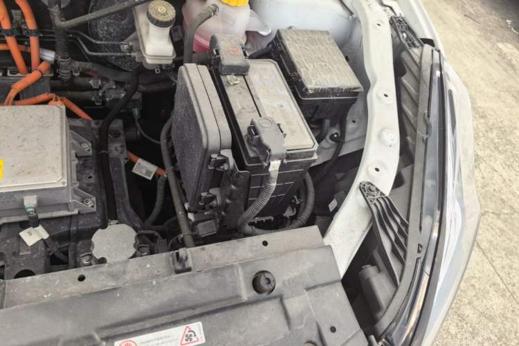 Used NETA U 2022 Zhi400 Pro Ternary Lithium Engine Bay Left
