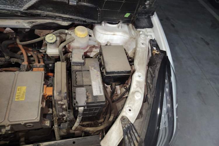 Used NETA U 2022 Chiiq 500 Lithium Iron Phosphate Engine Bay Left