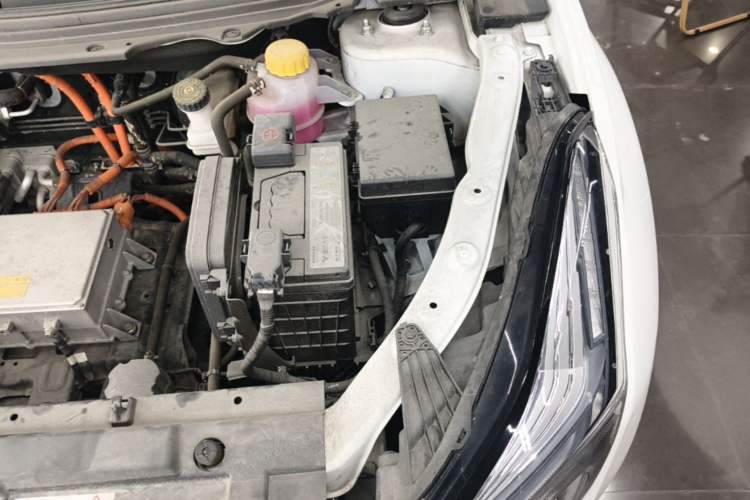 Used NETA U 2022 Zhi400 Pro Ternary Lithium Engine Bay Left