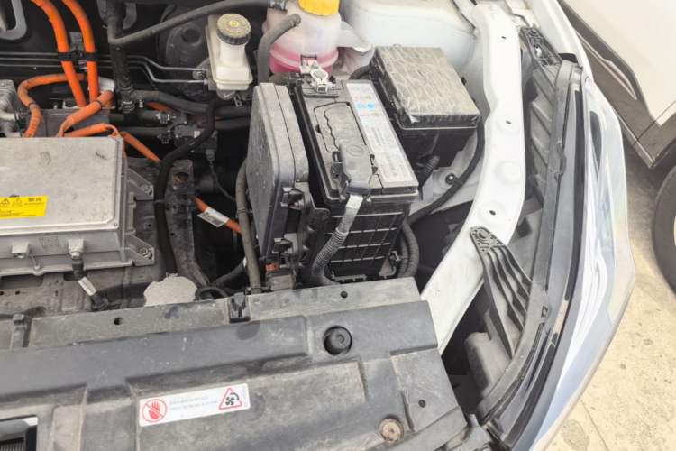 Used NETA U 2022 Zhi400 Pro Ternary Lithium Engine Bay Left