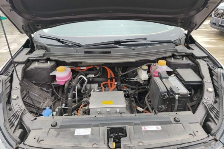 Used NETA U 2022 Zhi 400 Lithium-Nickel-Manganese-Cobalt Energy System Engine Bay