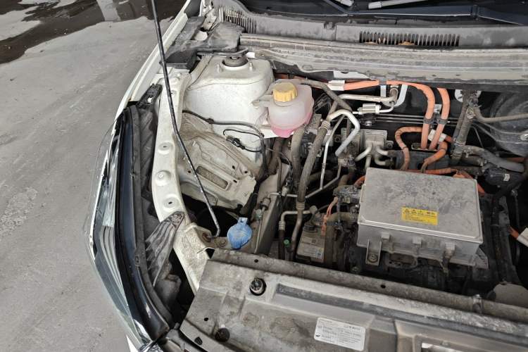 Used NETA U 2022 Zhi400 Pro Ternary Lithium Engine Bay Right