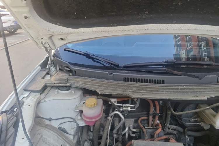 Used NETA U 2022 Revised Pro 400 Comfortable Ride Online Booking Version Lithium-NMC Engine Bay Right