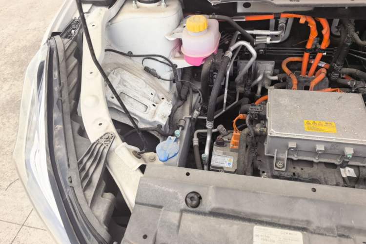 Used NETA U 2022 Zhi400 Pro Ternary Lithium Engine Bay Right