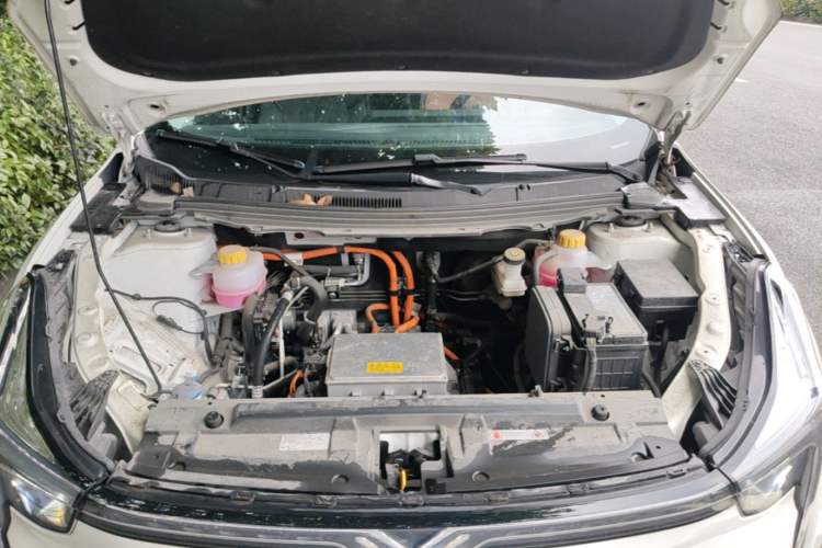 Used NETA U 2022 Zhi 400 Lithium-Nickel-Manganese-Cobalt Energy System Engine Bay