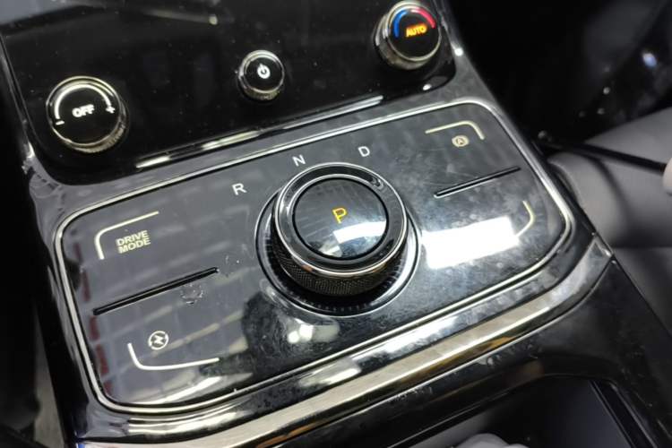 Used NETA U 2022 Zhi400 Pro Ternary Lithium Gear Lever