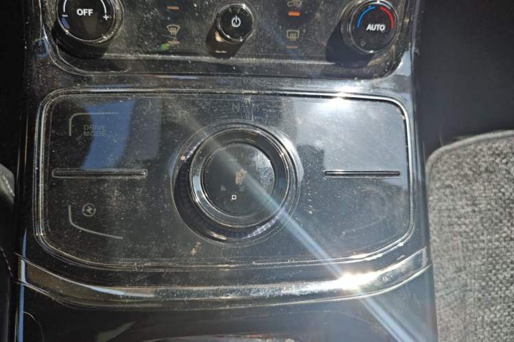 Used NETA U 2022 Neta U-Ⅱ 400 Lithium Iron Phosphate Gear Lever
