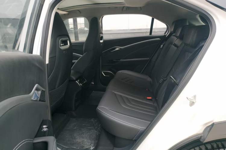 Used NETA U 2022 NETA U-Ⅱ 610 Ternary Lithium Interior 2
