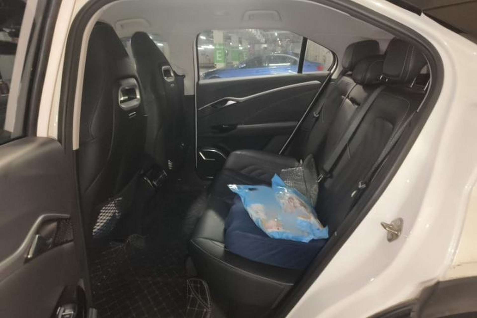 Used NETA U 2022 Pro 400 Comfort Edition Interior 4