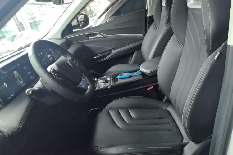 Used NETA U 2022 Changan CS55 Pro Tri-Cell Lithium Left Front Seat