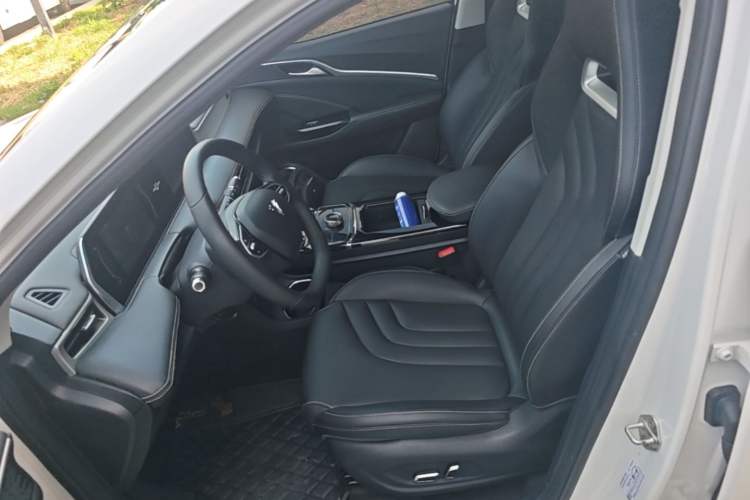 Used NETA U 2022 Pro 400 Comfort Edition Left Front Seat