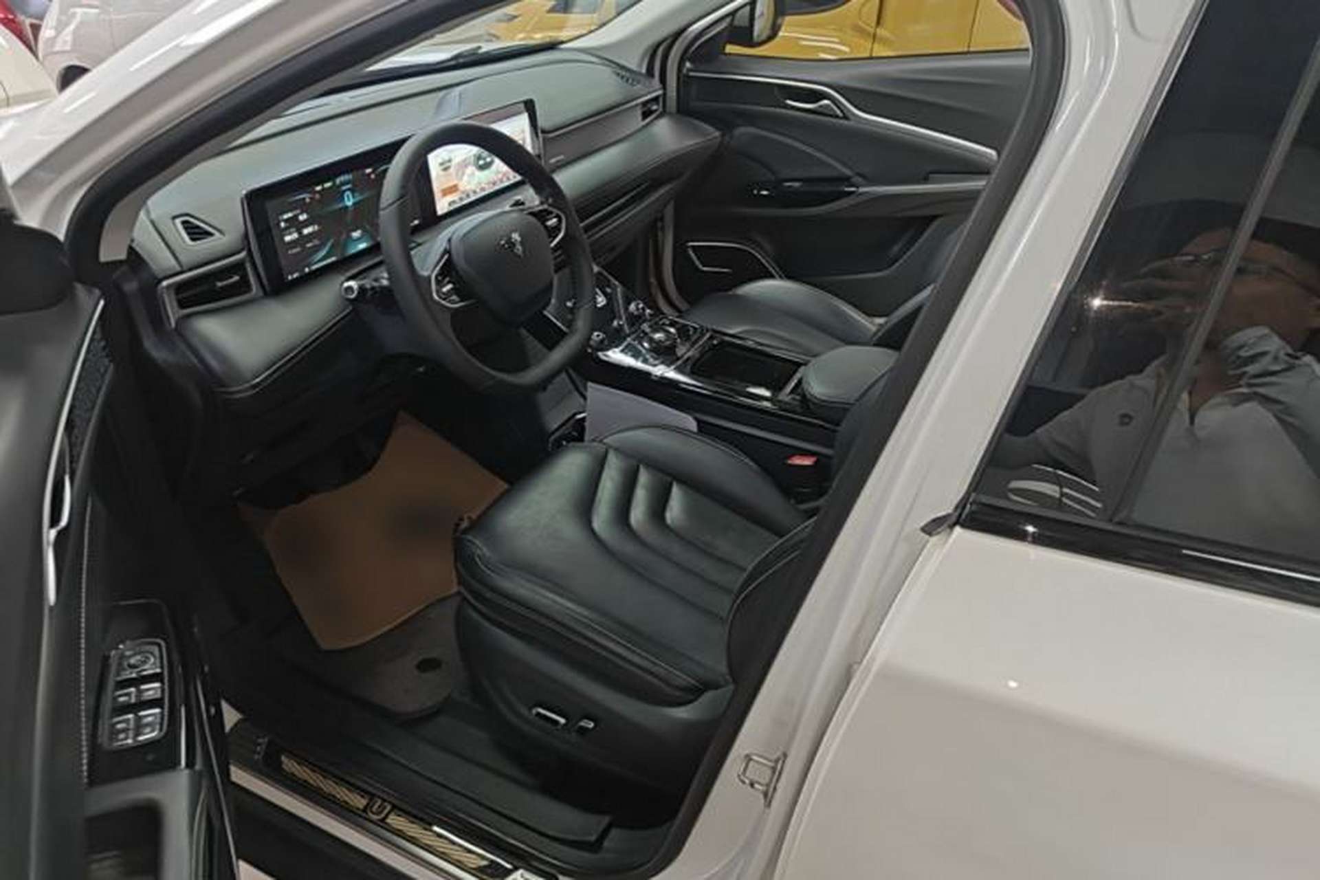 Used NETA U 2022 Pro 400 Comfort Edition Left Front Seat
