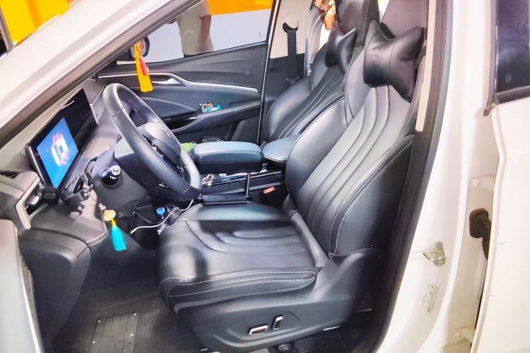 Used NETA U 2022 Chiiq 500 Ternary Lithium Left Front Seat