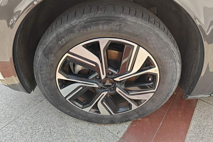 Used NETA U 2022 NETA U-Ⅱ 400 Lite Ternary Lithium Left Front Wheel Hub