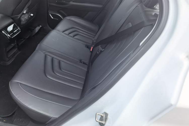 Used NETA U 2022 Zhi400 Pro Ternary Lithium Left Rear Seat
