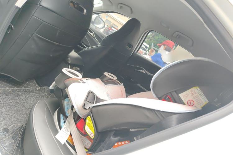 Used NETA U 2022 Zhi 400 Lithium-Nickel-Manganese-Cobalt Energy System Left Rear Seat