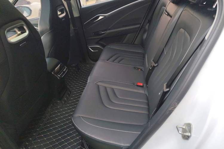 Used NETA U 2022 Chiiq 500 Lithium Iron Phosphate Left Rear Seat