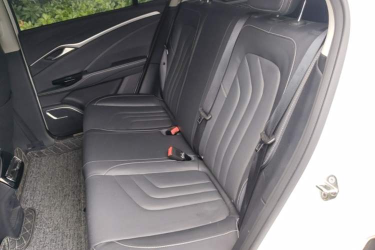 Used NETA U 2022 Zhi 400 Lithium-Nickel-Manganese-Cobalt Energy System Left Rear Seat