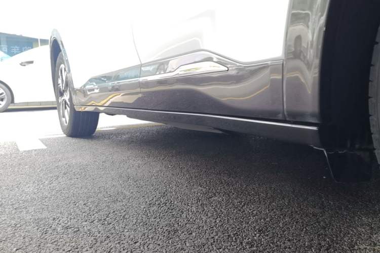 Used NETA U 2022 Changan CS55 Pro Tri-Cell Lithium Left Side Sill