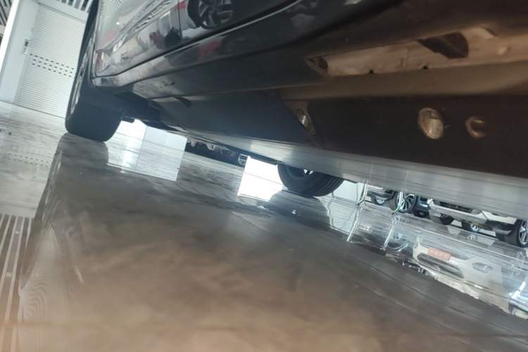Used NETA U 2022 Zhi400 Pro Lithium Iron Phosphate Left Side Sill