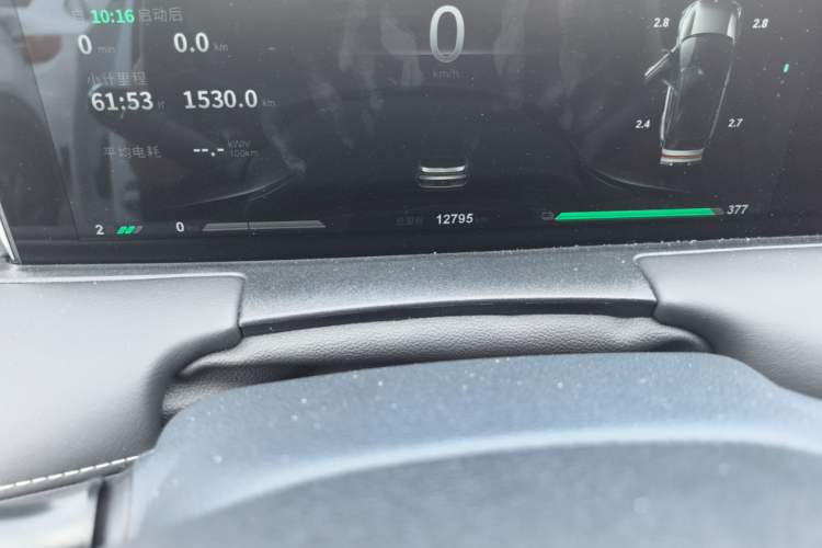 Used NETA U 2022 Zhi400 Pro Ternary Lithium Odometer Close Up