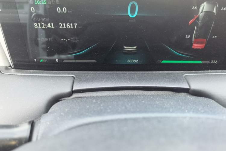 Used NETA U 2022 Zhi400 Pro Ternary Lithium Odometer Close Up
