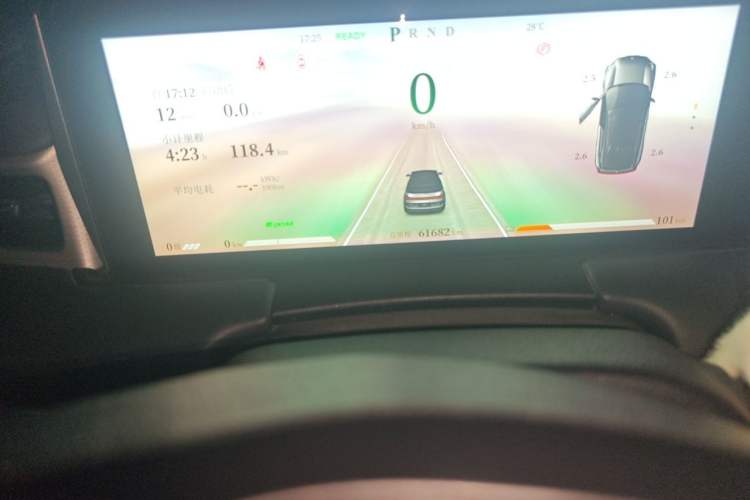 Used NETA U 2022 Zhi400 Pro Ternary Lithium Odometer Close Up