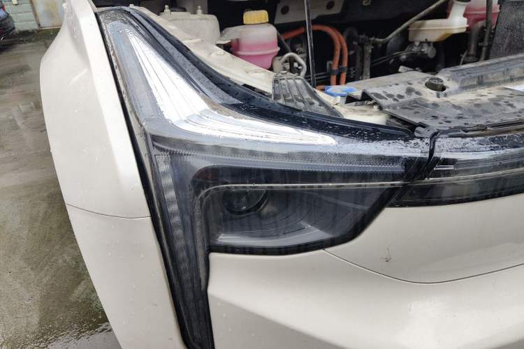 Used NETA U 2022 Pro 400 Comfort Edition Right Front Headlight