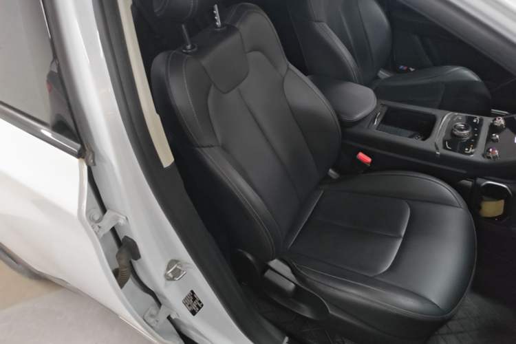 Used NETA U 2022 NETA U-Ⅱ 400 Industry Edition Right Front Seat