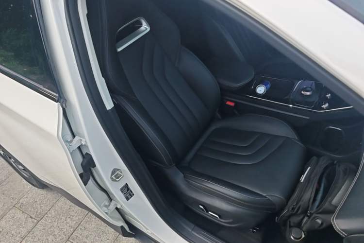 Used NETA U 2022 Pro 400 Comfort Edition Right Front Seat