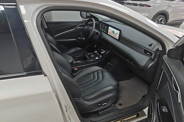 Used NETA U 2022 Pro 400 Comfort Edition Right Front Seat