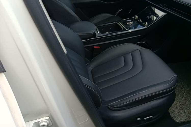 Used NETA U 2022 Pro 400 Comfort Edition Right Front Seat