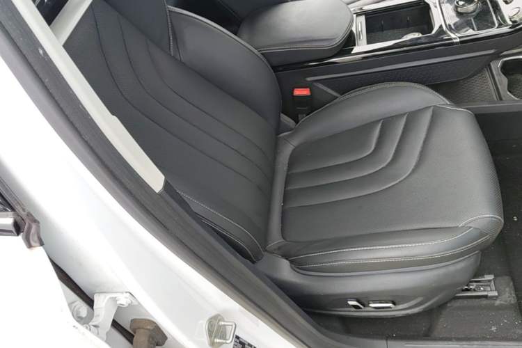 Used NETA U 2022 Zhi400 Pro Ternary Lithium Right Front Seat