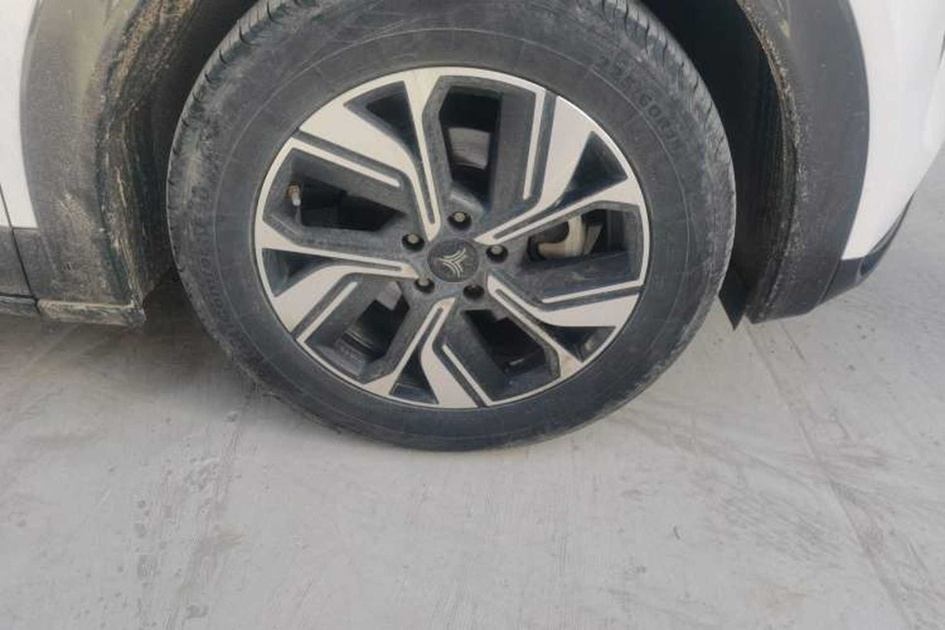 Used NETA U 2022 NETA U-Ⅱ 610 Ternary Lithium Right Front Wheel Hub