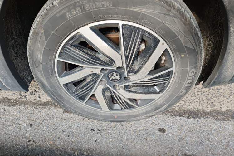 Used NETA U 2022 Pro 400 Comfort Edition Right Front Wheel Hub