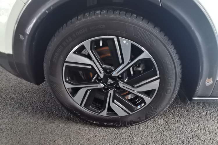 Used NETA U 2022 Changan CS55 Pro Tri-Cell Lithium Right Rear Wheel Hub