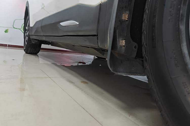 Used NETA U 2022 Pro 400 Comfort Edition Right Side Sill