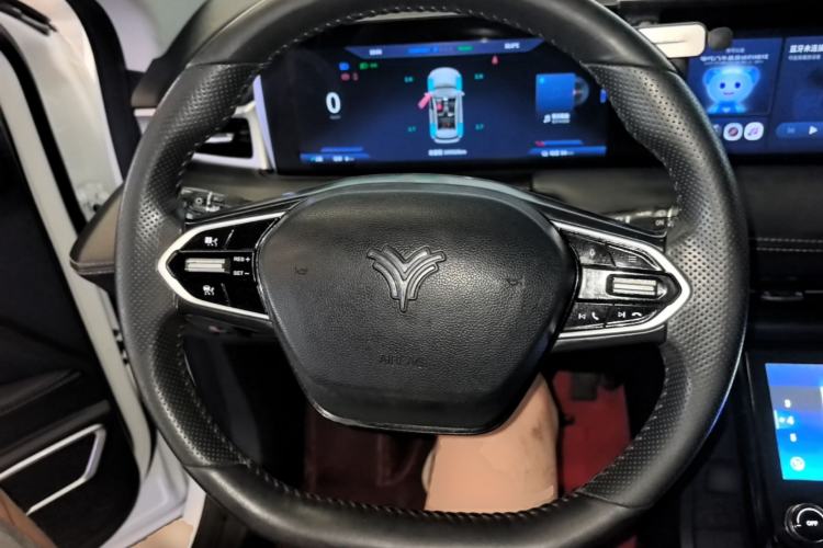 Used NETA U 2022 Updated Pro 400 Comfortable Ride for Online Booking Lithium Iron Phosphate Steering Wheel