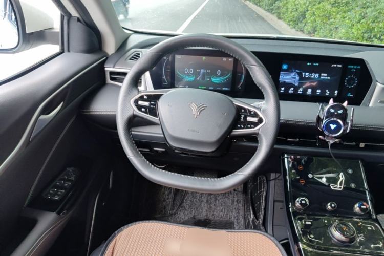 Used NETA U 2022 Zhi 400 Lithium-Nickel-Manganese-Cobalt Energy System Steering Wheel