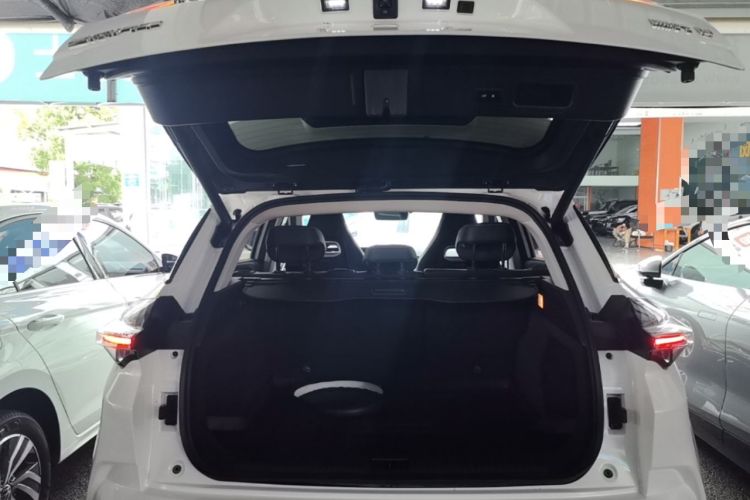 Used NETA U 2022 Changan CS55 Pro Tri-Cell Lithium Trunk