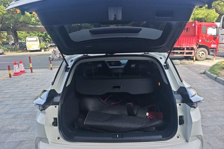 Used NETA U 2022 Pro 400 Comfort Edition Trunk