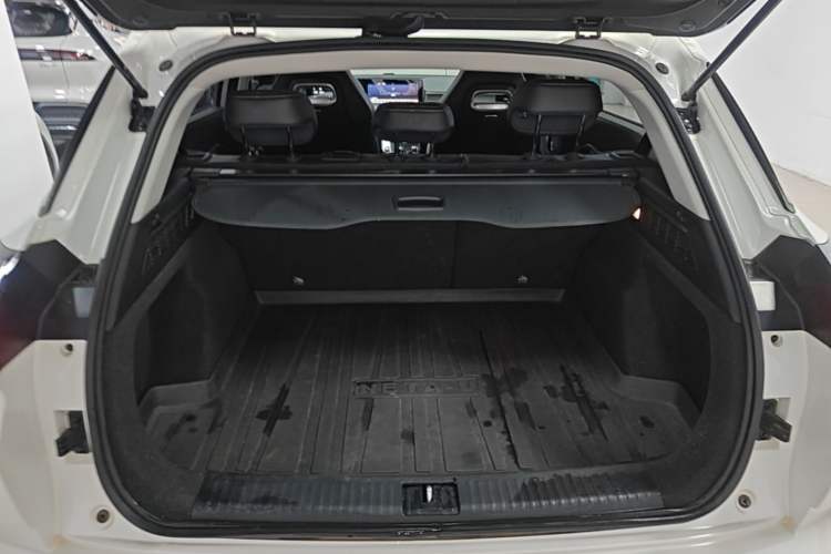 Used NETA U 2022 Pro 400 Comfort Edition Trunk